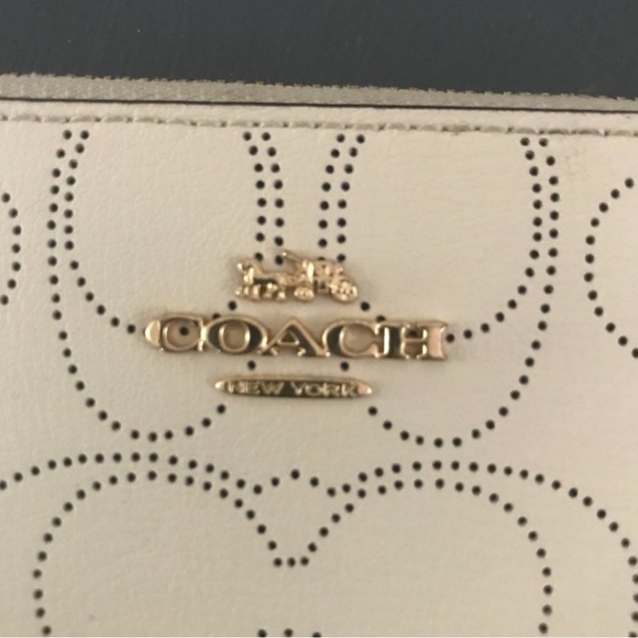 ❌SOLD❌Coach Wallet Clutch Wristlet - Picture 5 of 9
